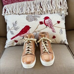 Bed Stu Lirica Womens High-Top Leather Sneakers Perforated Design Size 8 ⚘️HP⚘️
